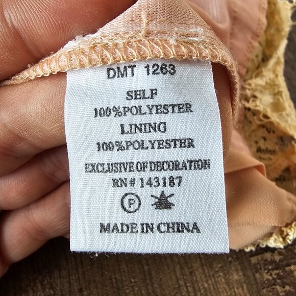 Dance & Marvel Pleated Lace Tank Top/Camisole, S, Peach - Picture 5 of 7